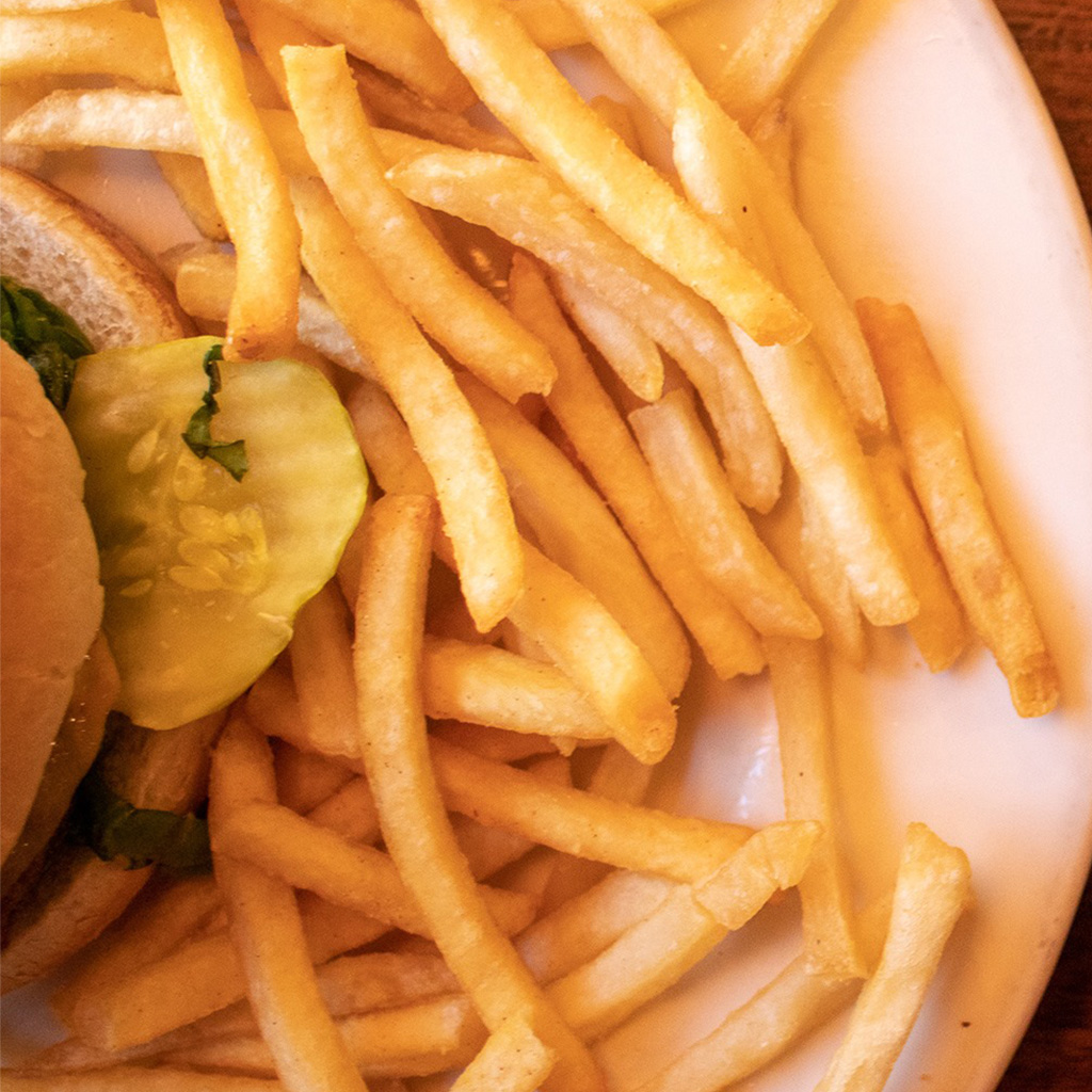 Get a $5 burger at Cambridge Common like it’s 1996 again