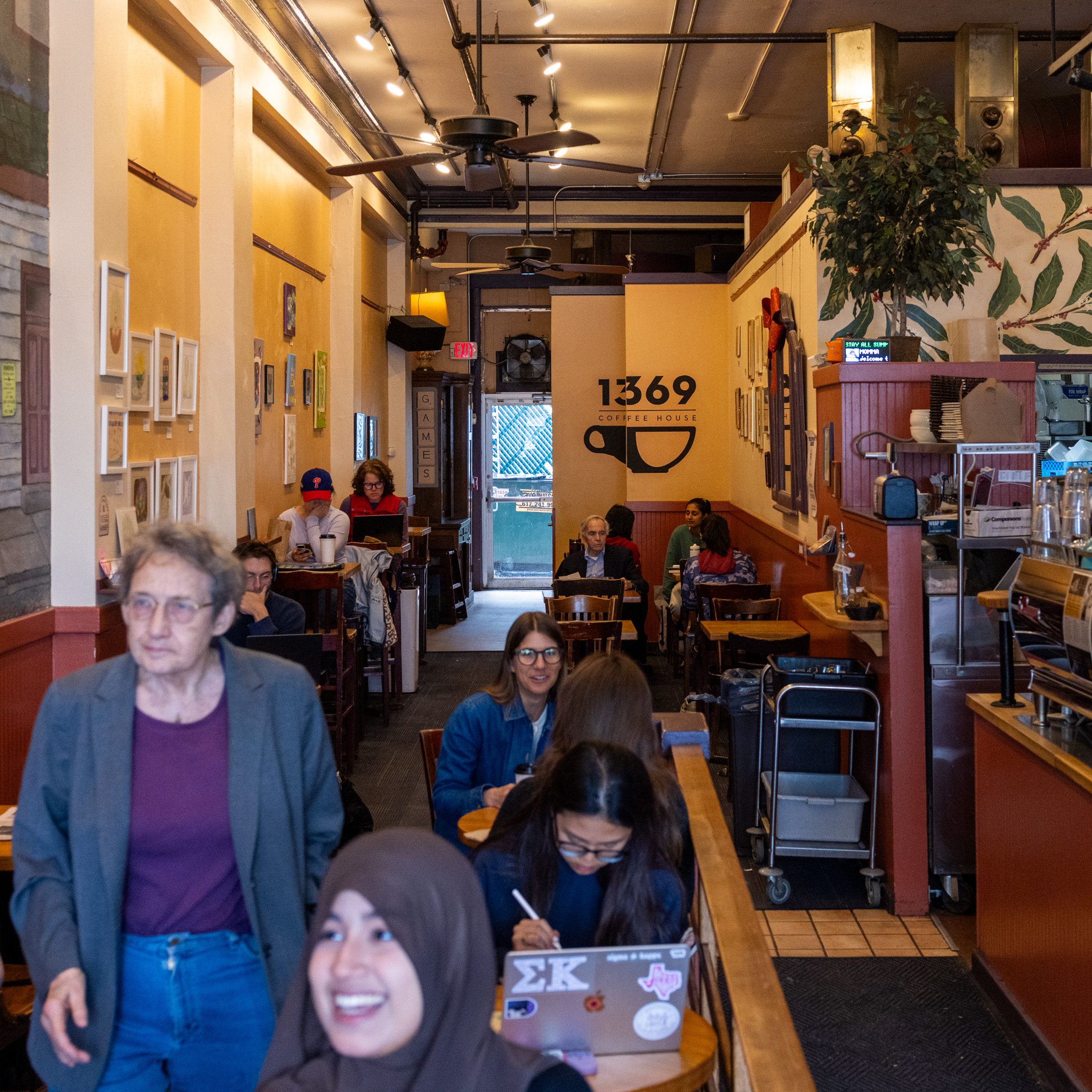 Inside of 1369 Coffee House Central Square. (Photo: Carson Paradis)