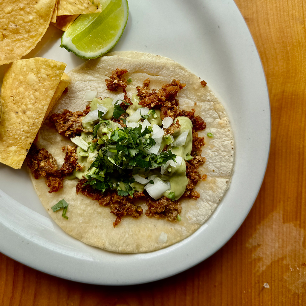 Chorizo taco at Los Tacos Hermanos